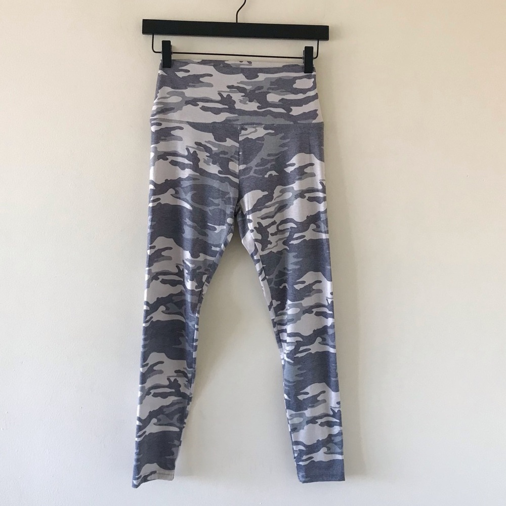 Three Bird Nest Camo Leggings, NWT